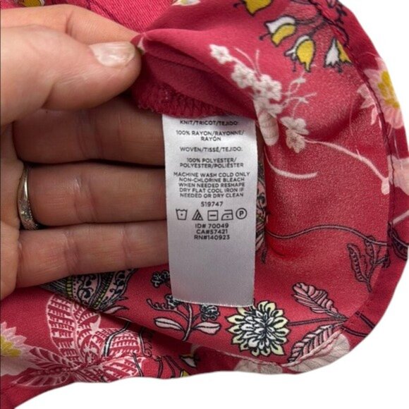 Loft Top Pink with yellow and white florals Women's Size S - Picture 9 of 9